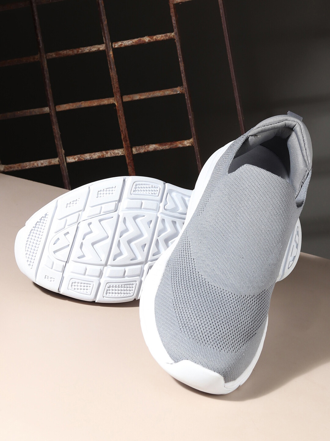 

YOHO Beech Men BigSize Comfortable Sneaker, Grey
