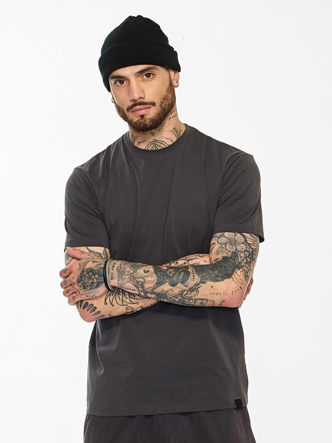 

Snitch Men Solid Round Neck Cotton T-shirt, Charcoal