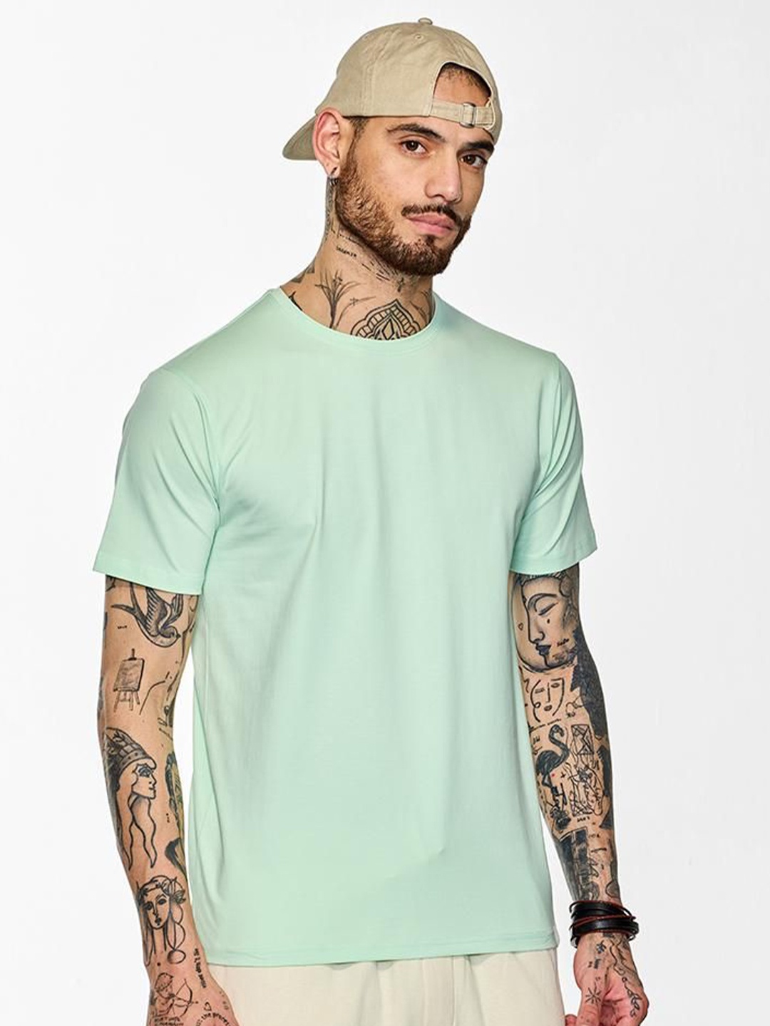 

Snitch Men Solid Round Neck Cotton T-shirt, Green