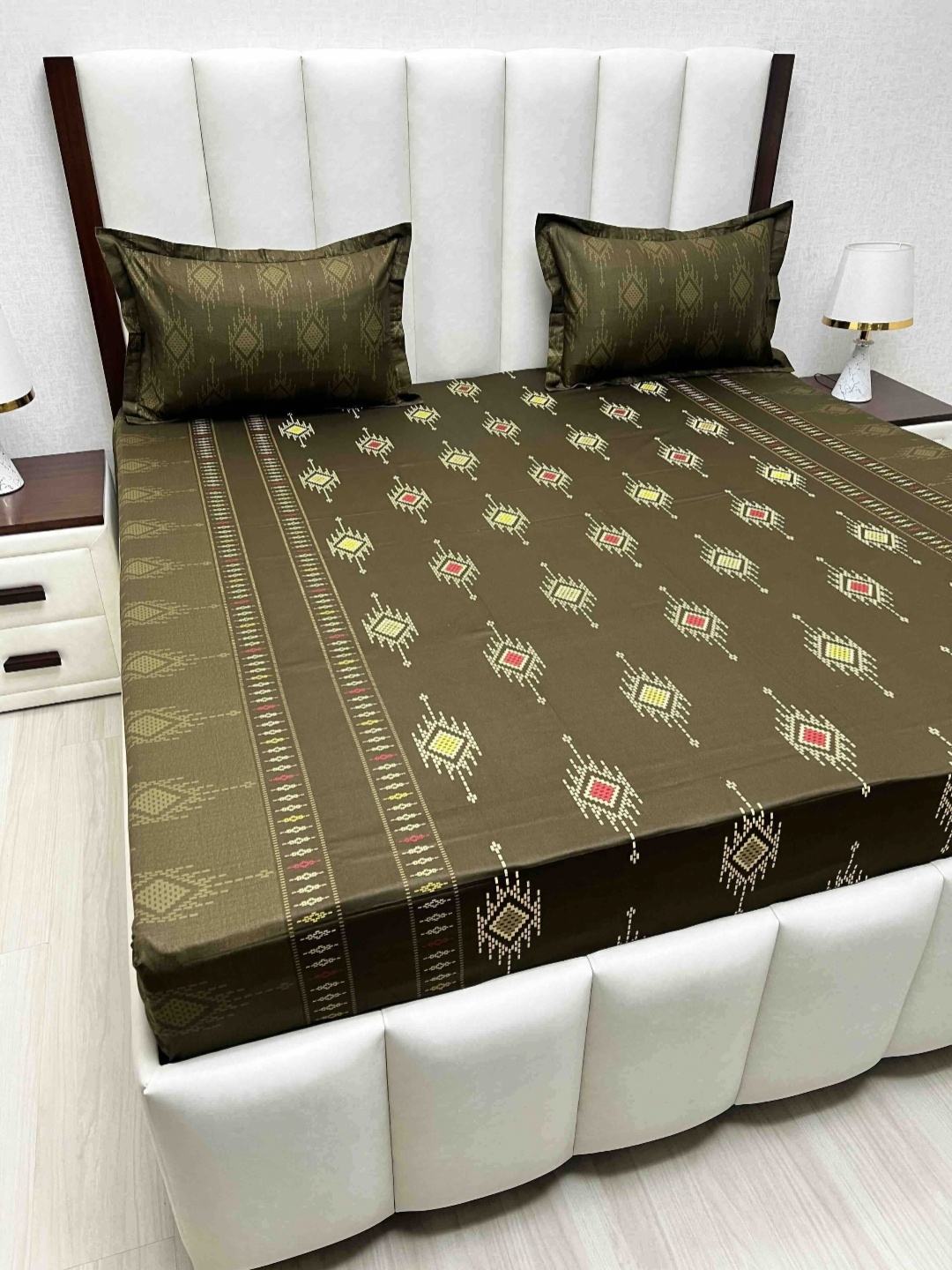 

Pure Decor Velar Sib Green Geometric Printed Cotton 350 TC King Bedsheet Set 2.74 x 2.74 m, Brown
