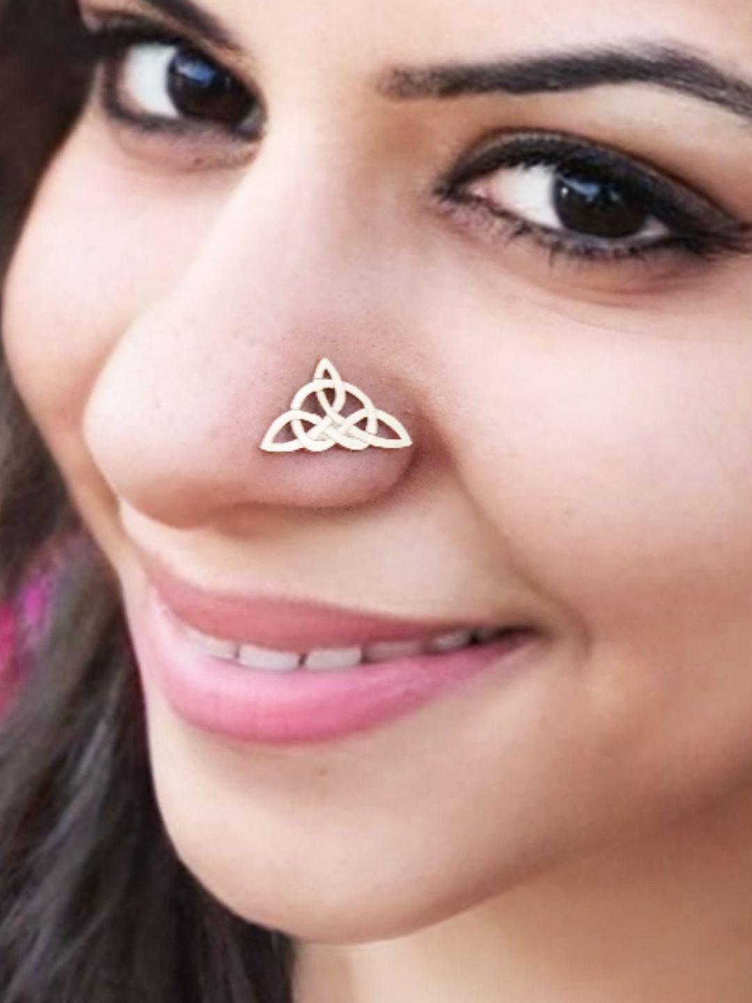 

Sangria Eternal Knot Stud Nosepin, Gold