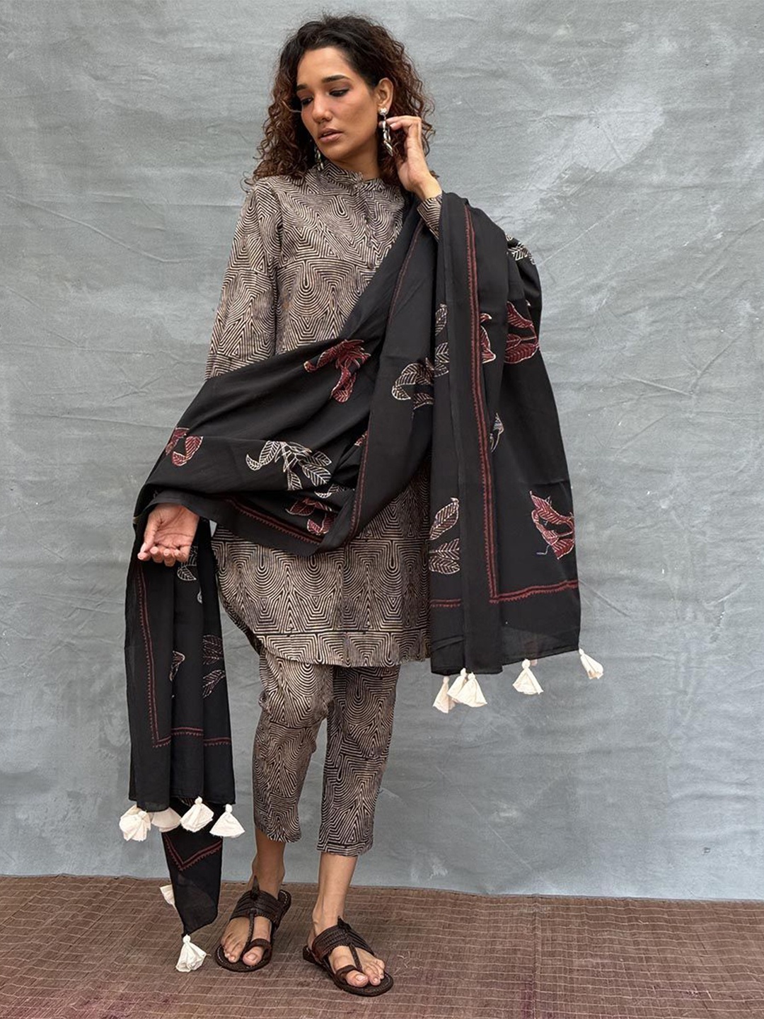 

Chidiyaa Ethnic Motifs Printed Cotton Dupatta, Black