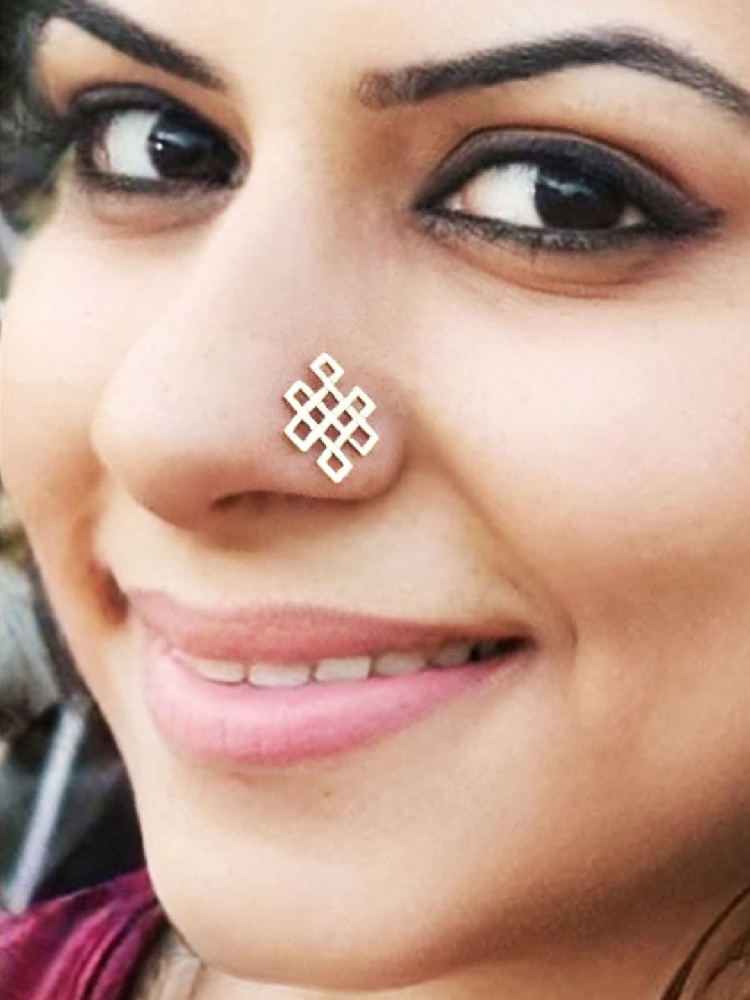 Sangria Knotwork Elegance Stud Nosepin, Gold