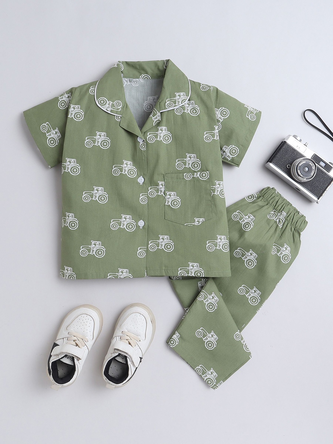 

The Magic Wand Boys Graphic Printed Pure Cotton Night suit, Green