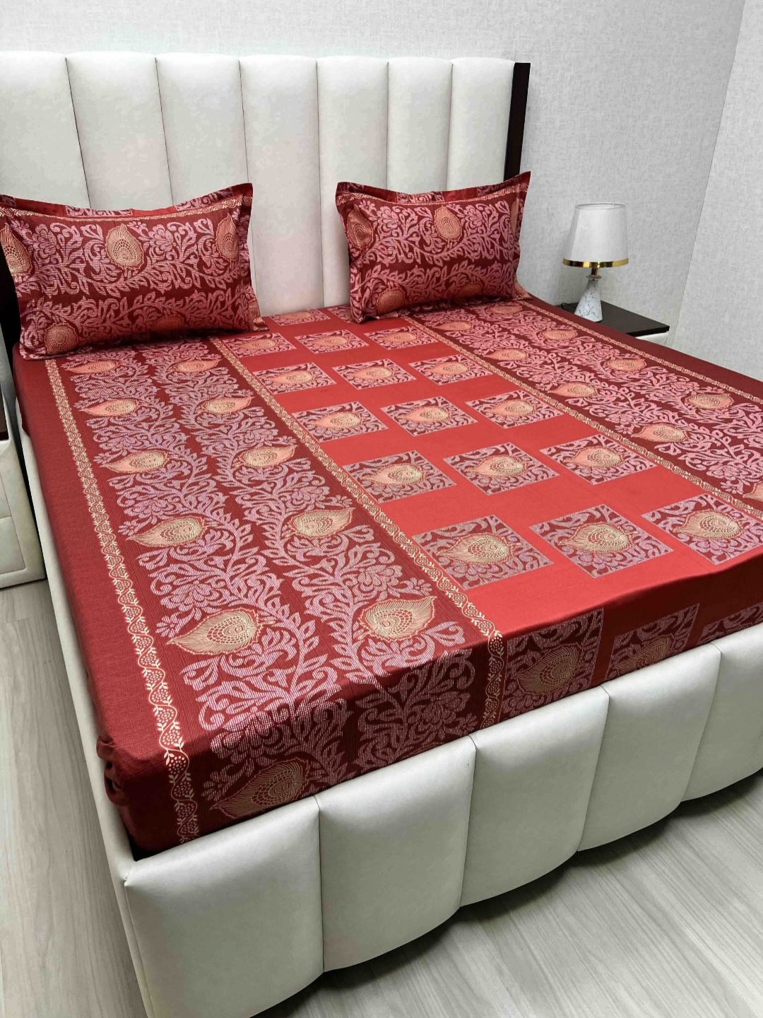 

Pure Decor Velar Sib Red Floral Printed Cotton 330 TC King Bedsheet Set 2.74 x 2.74 m