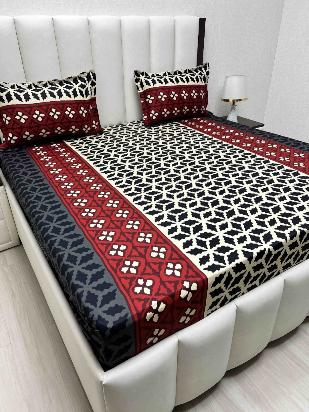 

Pure Decor Velar Sib Red Floral Printed Cotton 330 TC King Bedsheet Set 2.74 x 2.74 m