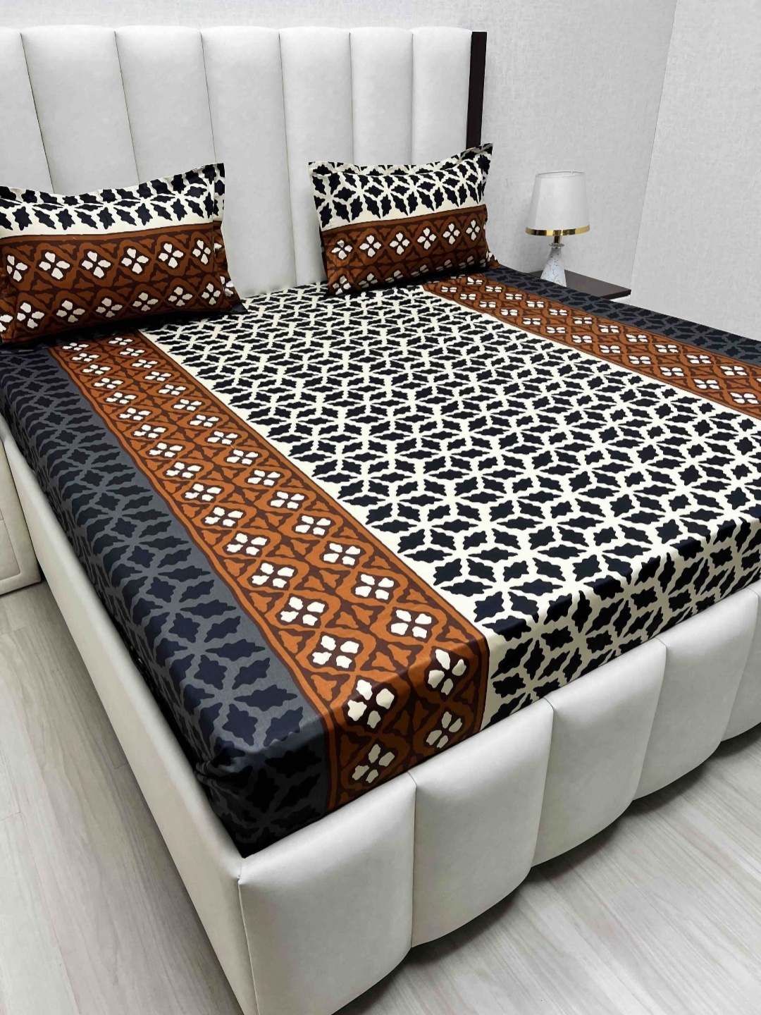 

Pure Decor Velar Sib Brown Geometric Printed Cotton 330 TC King Bedsheet Set 2.74 x 2.74 m