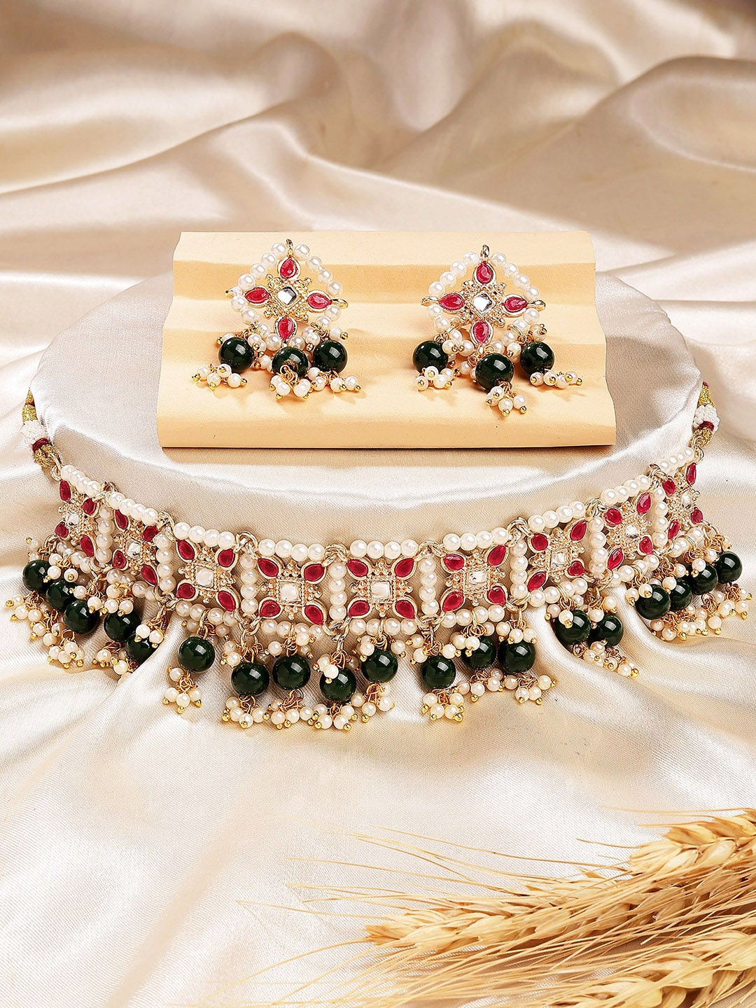 

KARATCART Gold-Plated Kundan-Stone Studded Jewellery Set