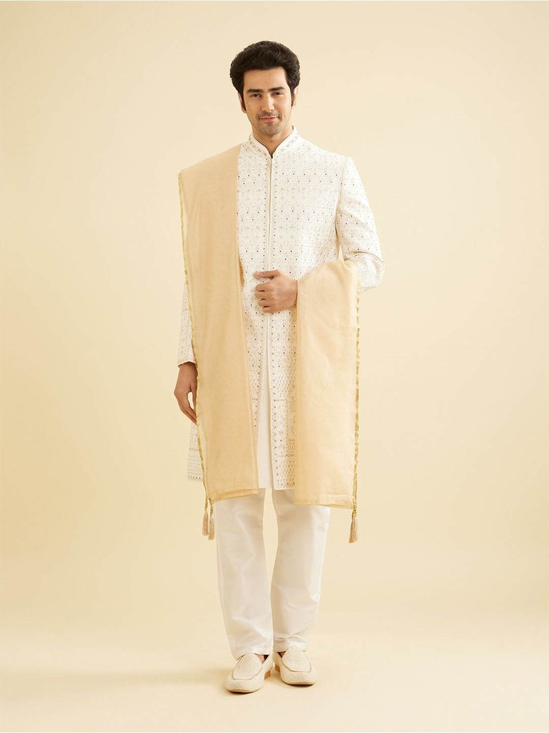 

Manyavar Men Self Design Dupatta, Beige