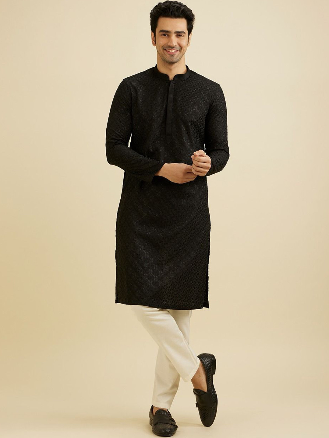 

Manyavar Ethnic Motifs Thread Work Mandarin Collar Kurta With Pyjamas, Black