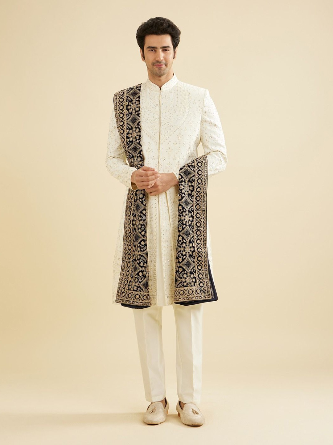 Manyavar Ethnic Motifs Embroidered Thread Work Velvet Dupatta, Blue