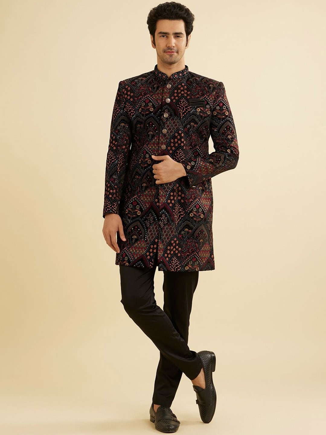 

Manyavar Men Embroidered Indo Western Mandarin Collar Sherwani Set, Black