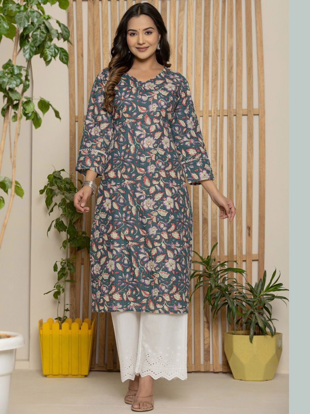 

VEDANA Floral Printed V-Neck Straight Kurta, Grey