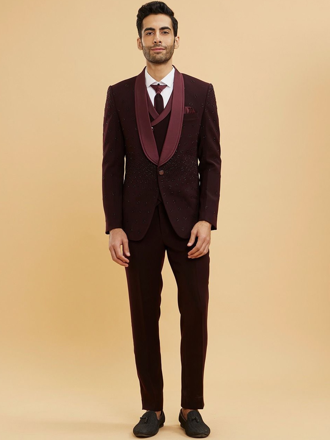 

Twamev Men Self Design Five Pieces Suits, Maroon