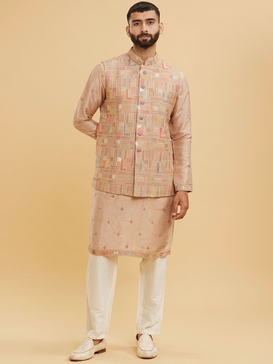 

Twamev Geometric Embroidered Mandarin Collar Straight Kurta With Trouser & Nehru Jacket, Pink