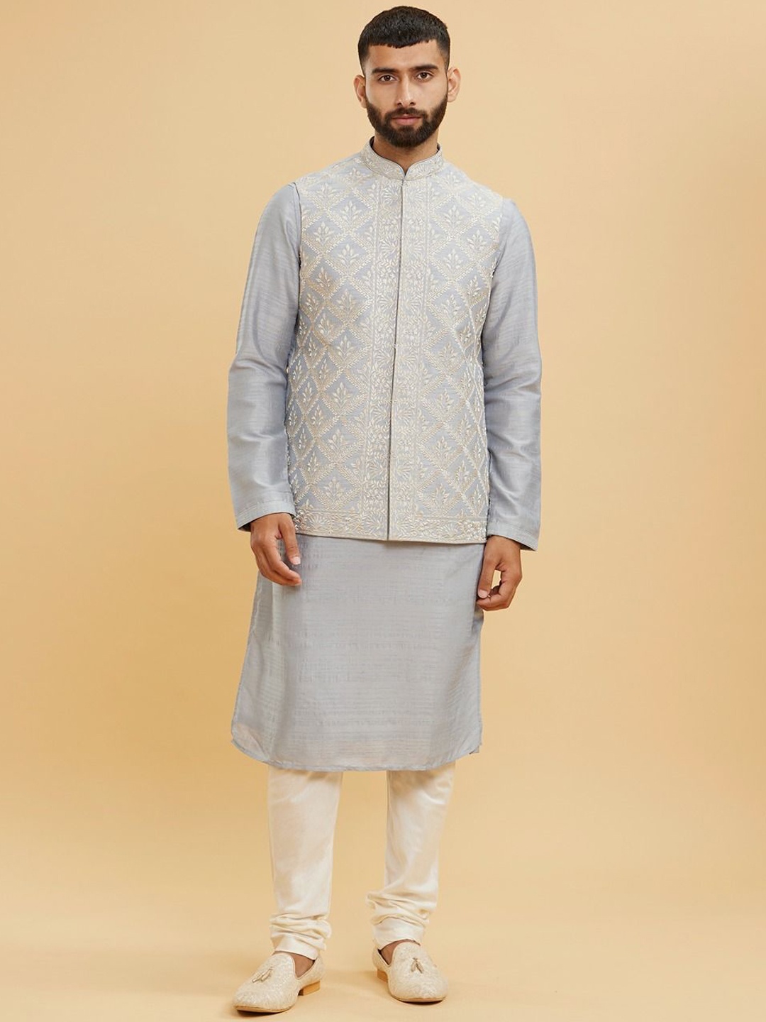 

Twamev Mandarin Collar Straight Kurta With Churidar And Jacket, Grey