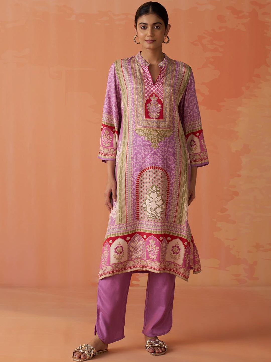 

Lakshita Ethnic Motifs Printed Mandarin Collar Sequins Straight Kurta, Lavender