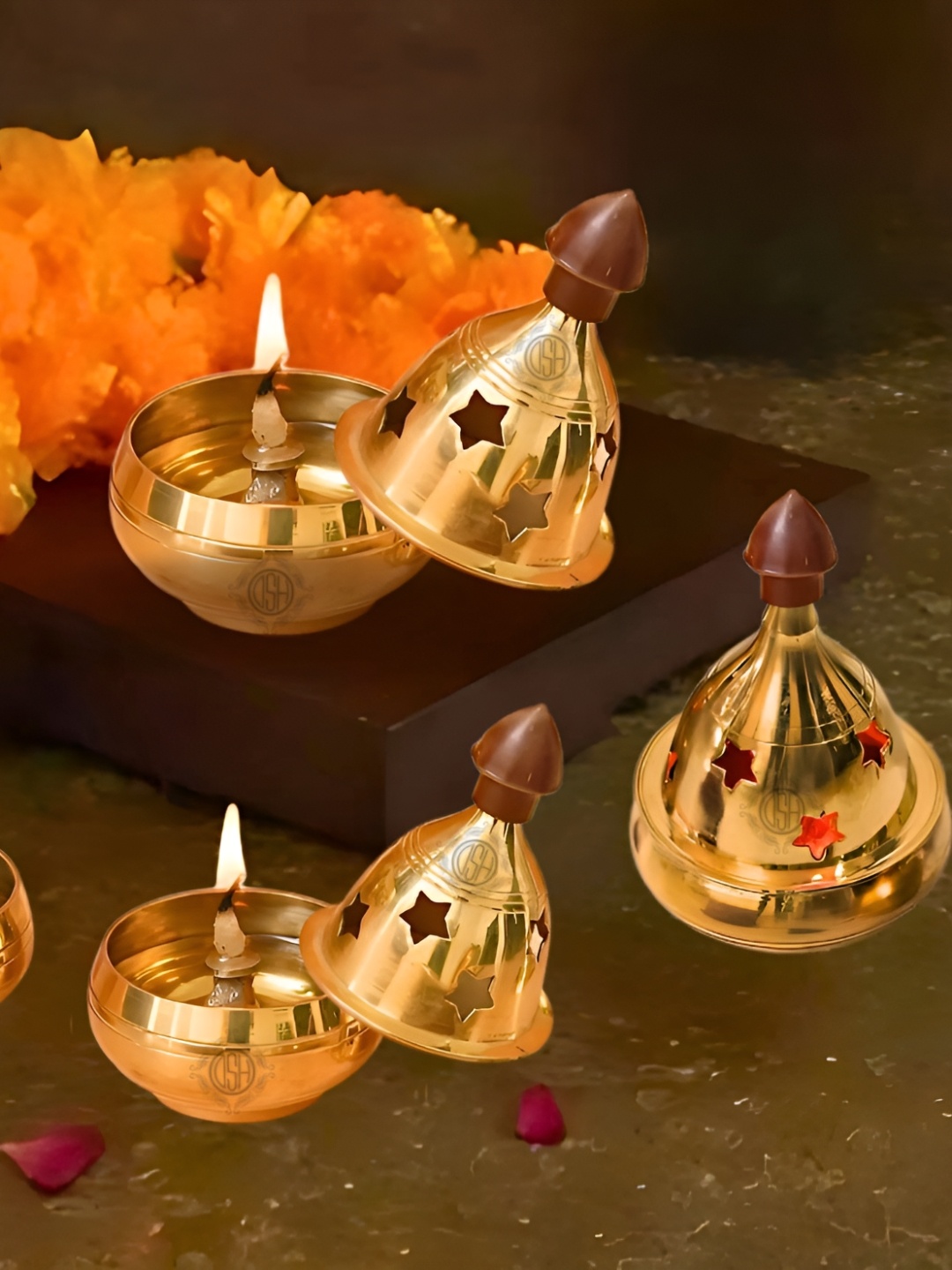 

DSH Crafting Your Curiosity Gold-Toned Brass Diya With Lid Pooja Essentials