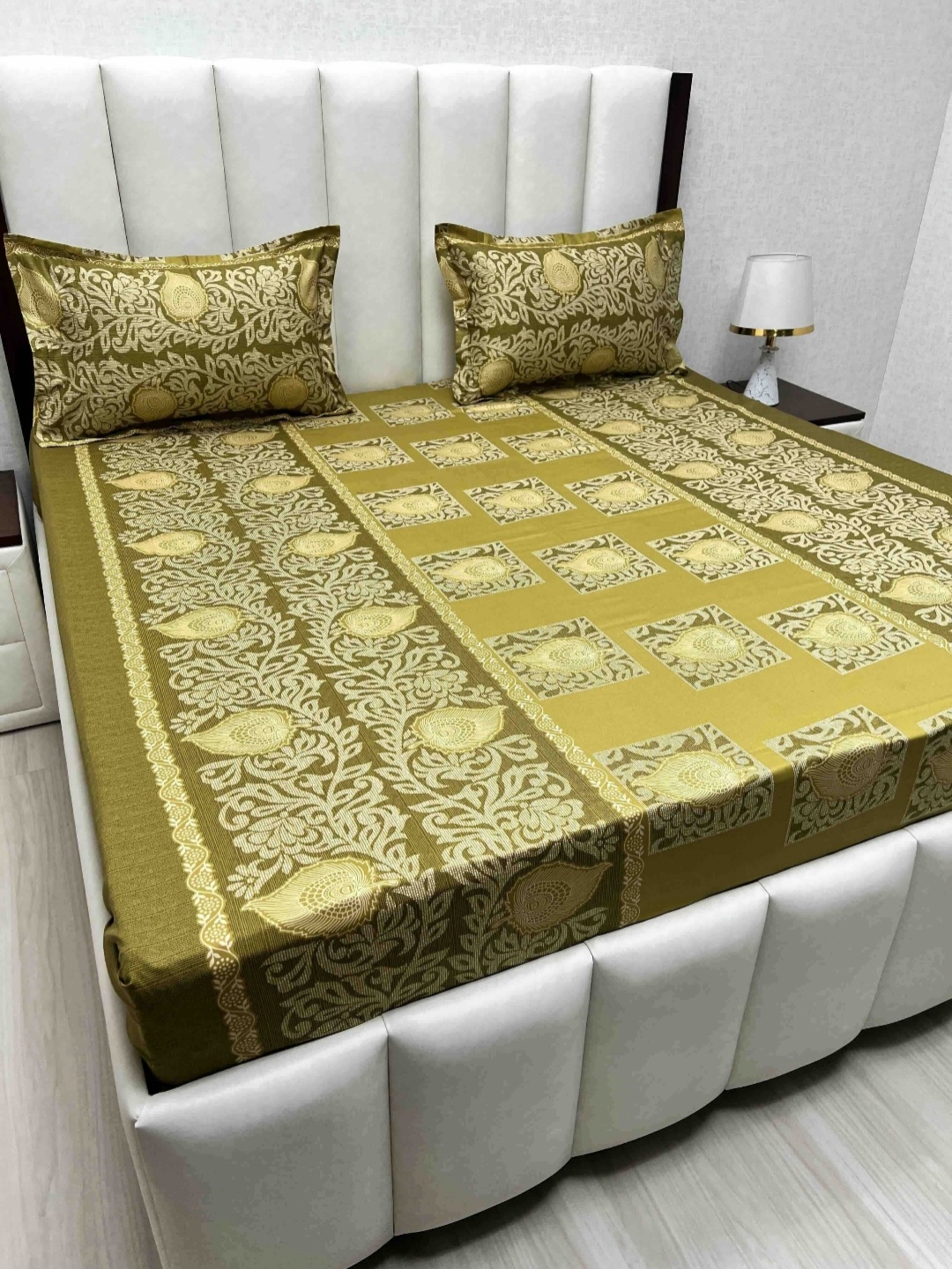 

Pure Decor Velar Sib Green Printed Cotton 300 TC King Bedsheet Set 2.74 x 2.74 m