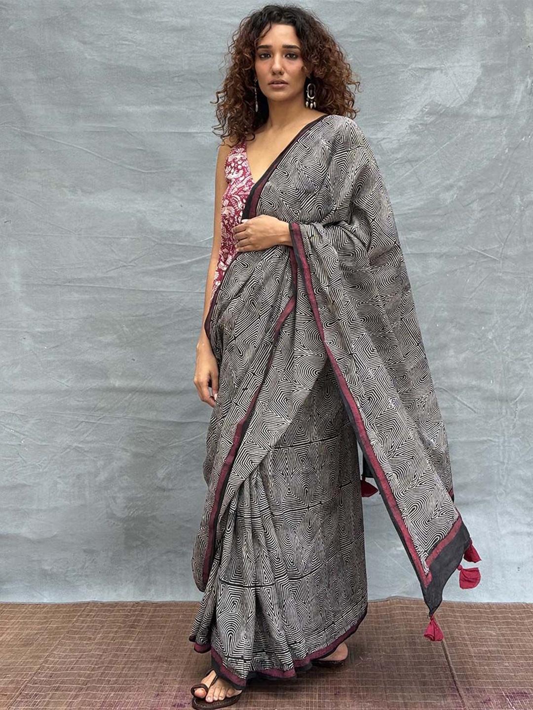 

Chidiyaa Pure Cotton Block Print Saree, Black