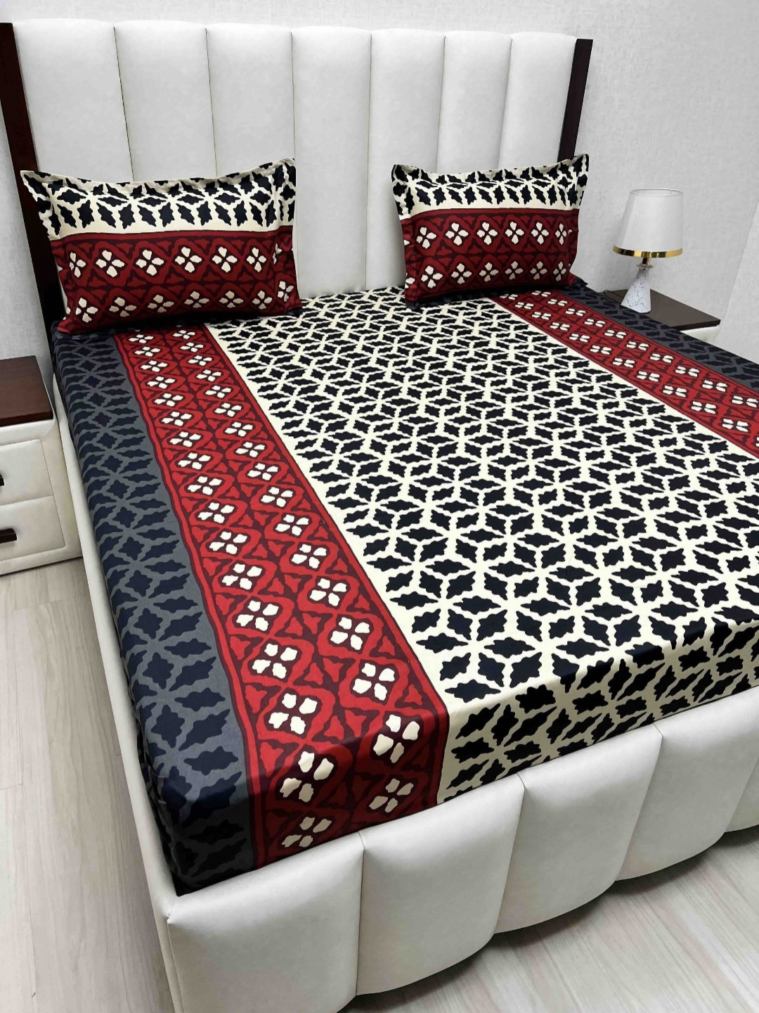 

Pure Decor Velar Sib Red Geometric Printed Cotton 380 TC King Bedsheet Set 2.74 x 2.74 m