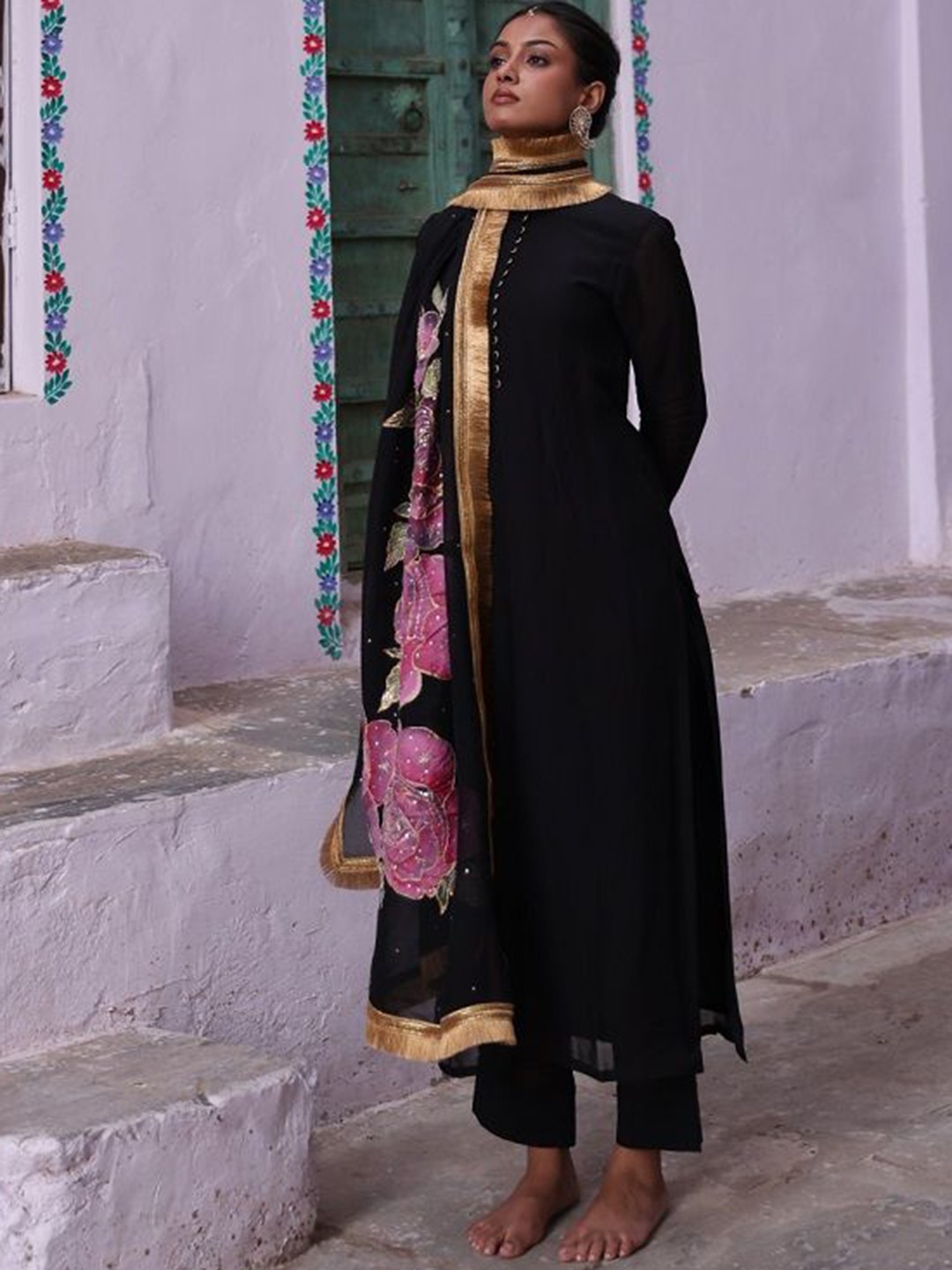 

IMROZ HOUSE Organza Embroidered Straight Kurta With Trousers And Dupatta, Black