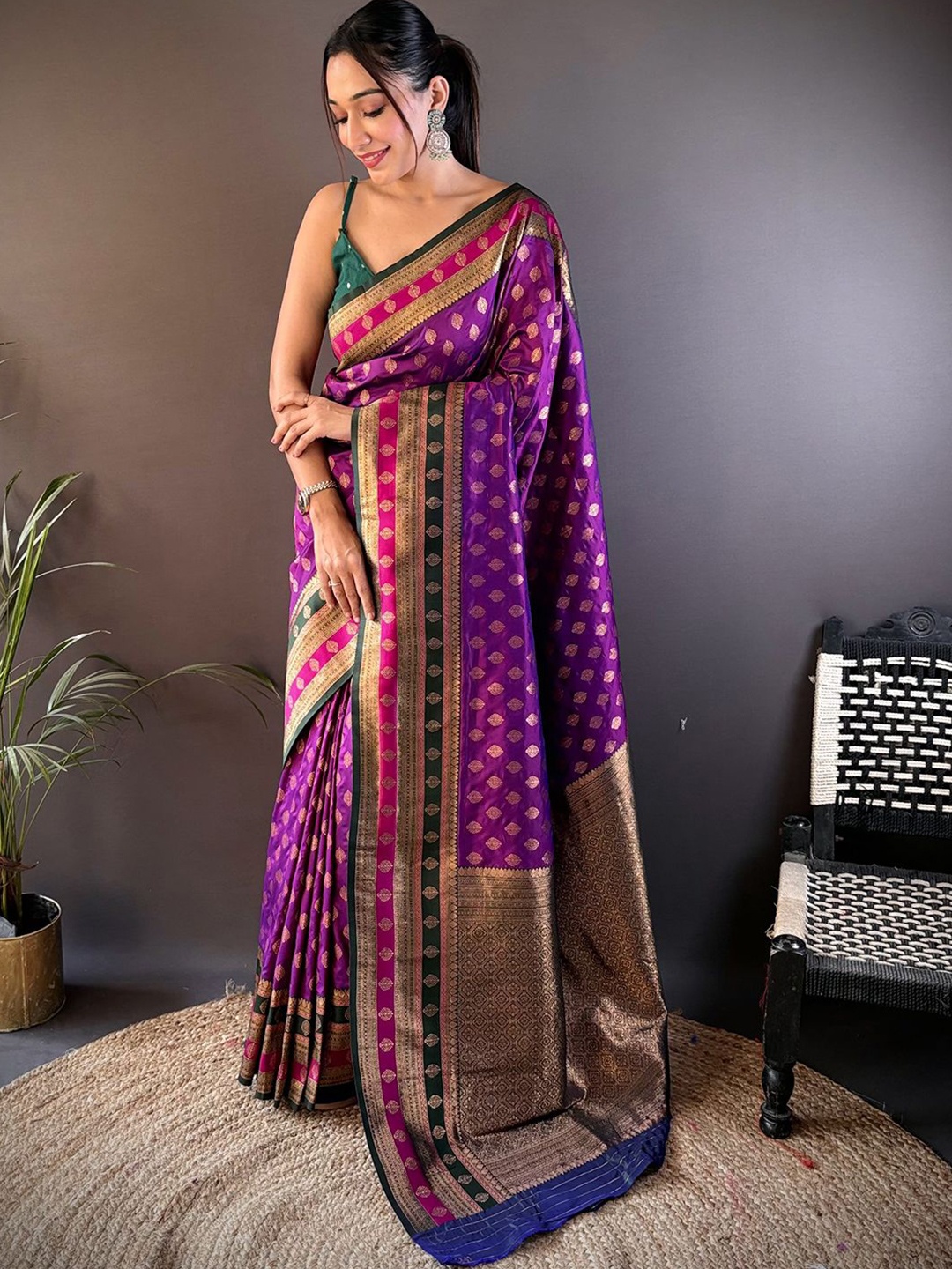 

Panzora Ethnic Motifs Zari Banarasi Saree, Purple