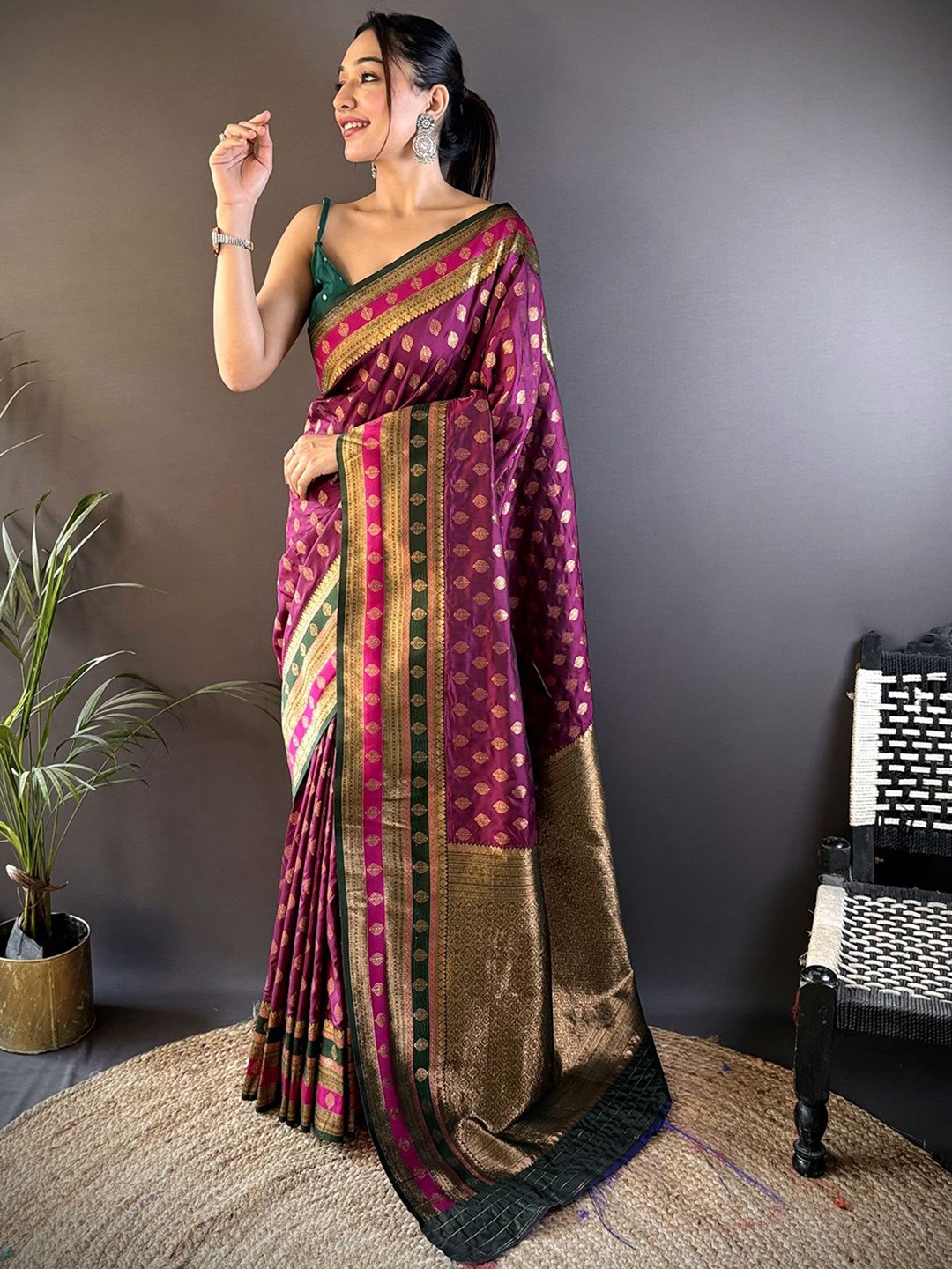 

Panzora Ethnic Motifs Zari Banarasi Saree, Purple
