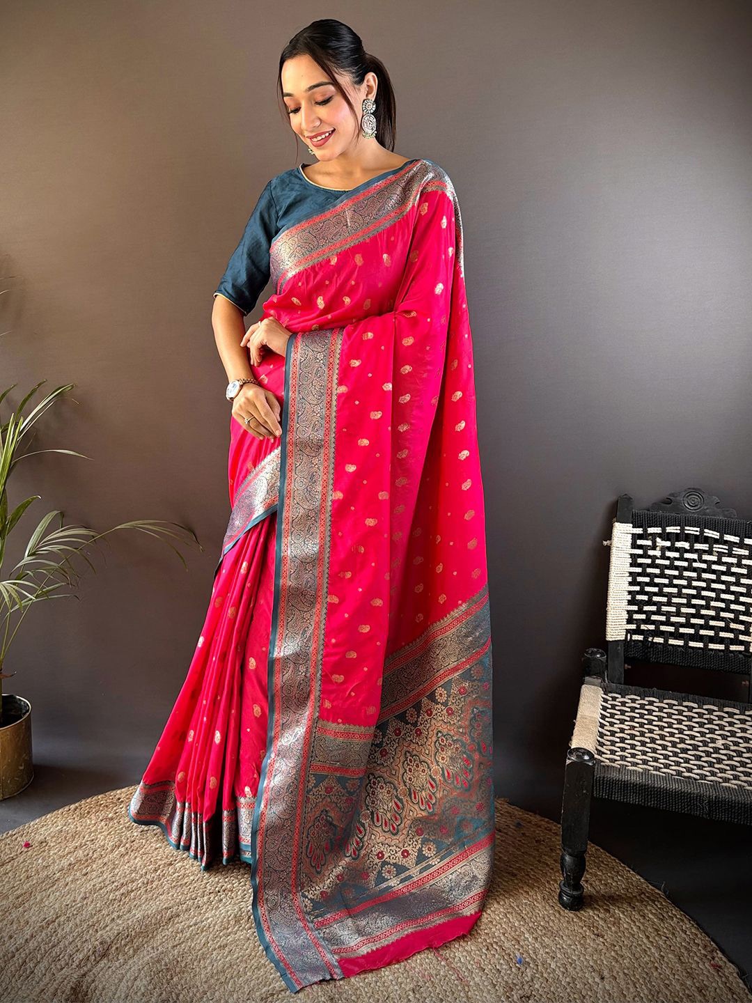 

Panzora Ethnic Motifs Zari Silk Blend Banarasi Saree, Pink