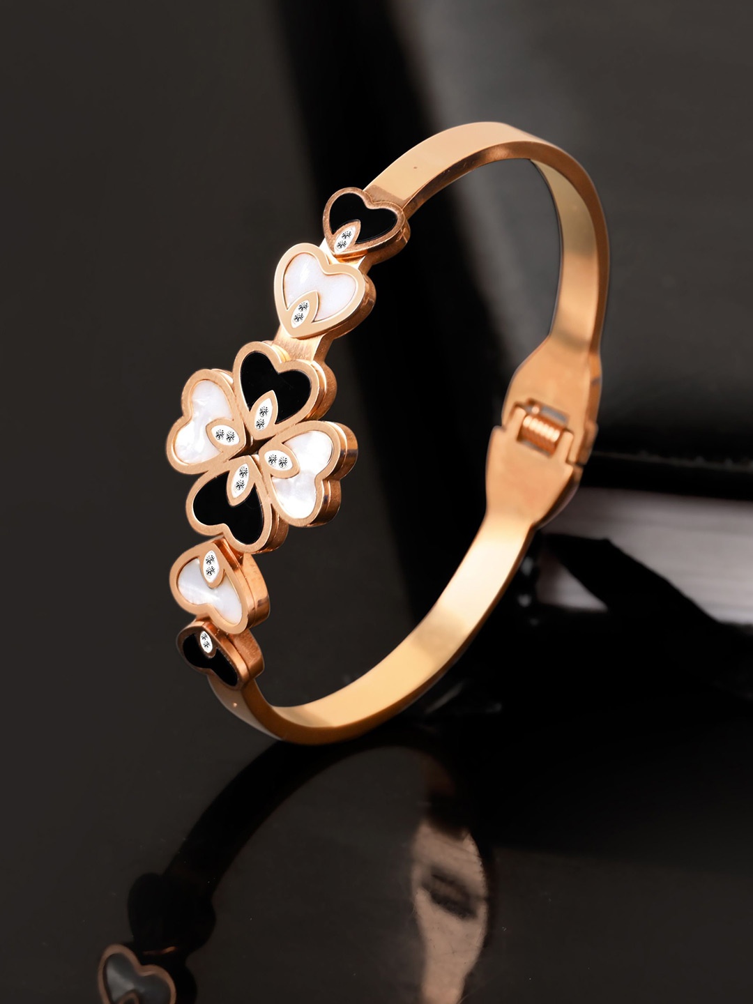 

DressBerry Bangle-Style Bracelet, Rose