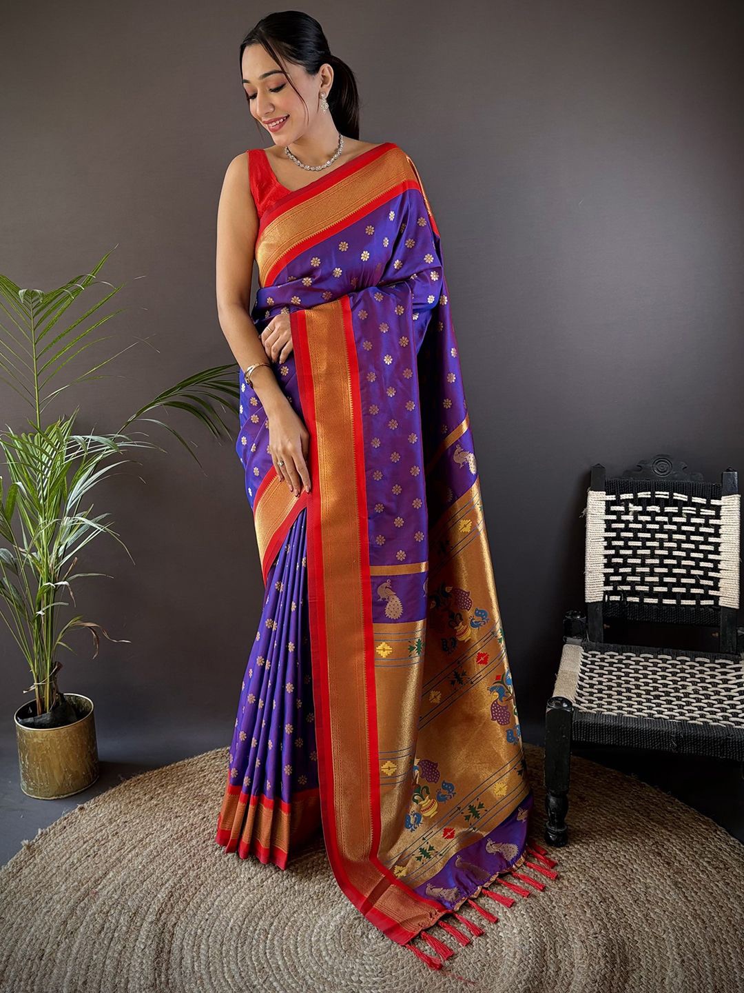 

Panzora Woven Design Zari Silk Blend Paithani Saree, Purple