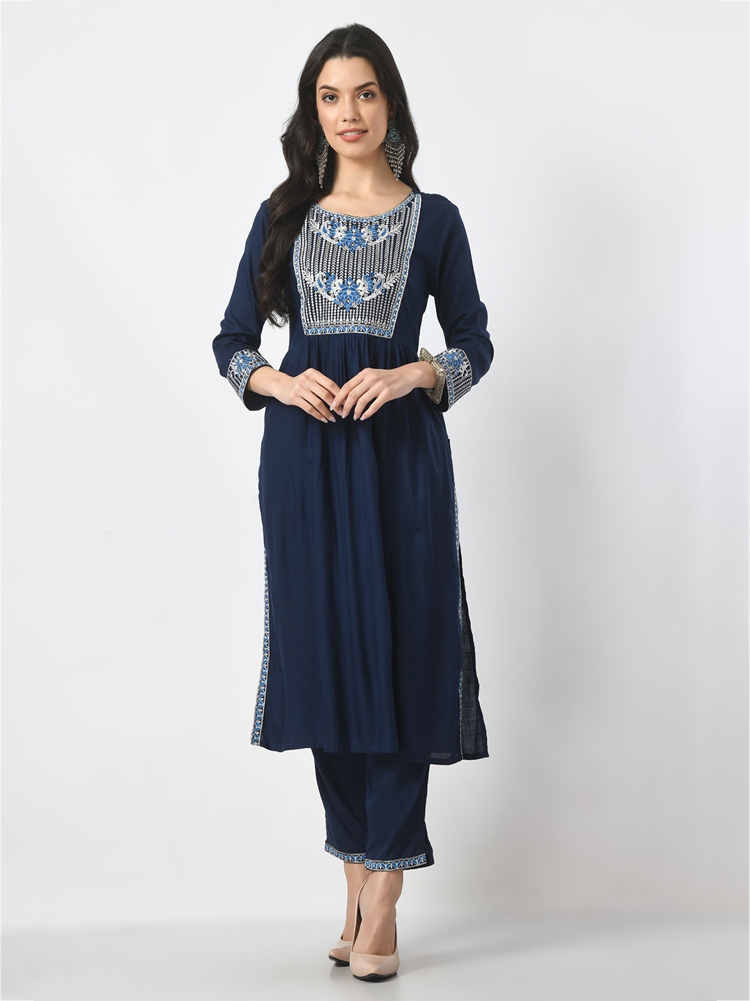 

ELEVEN Women Floral Embroidered Regular Kurta With Trousers Set, Blue