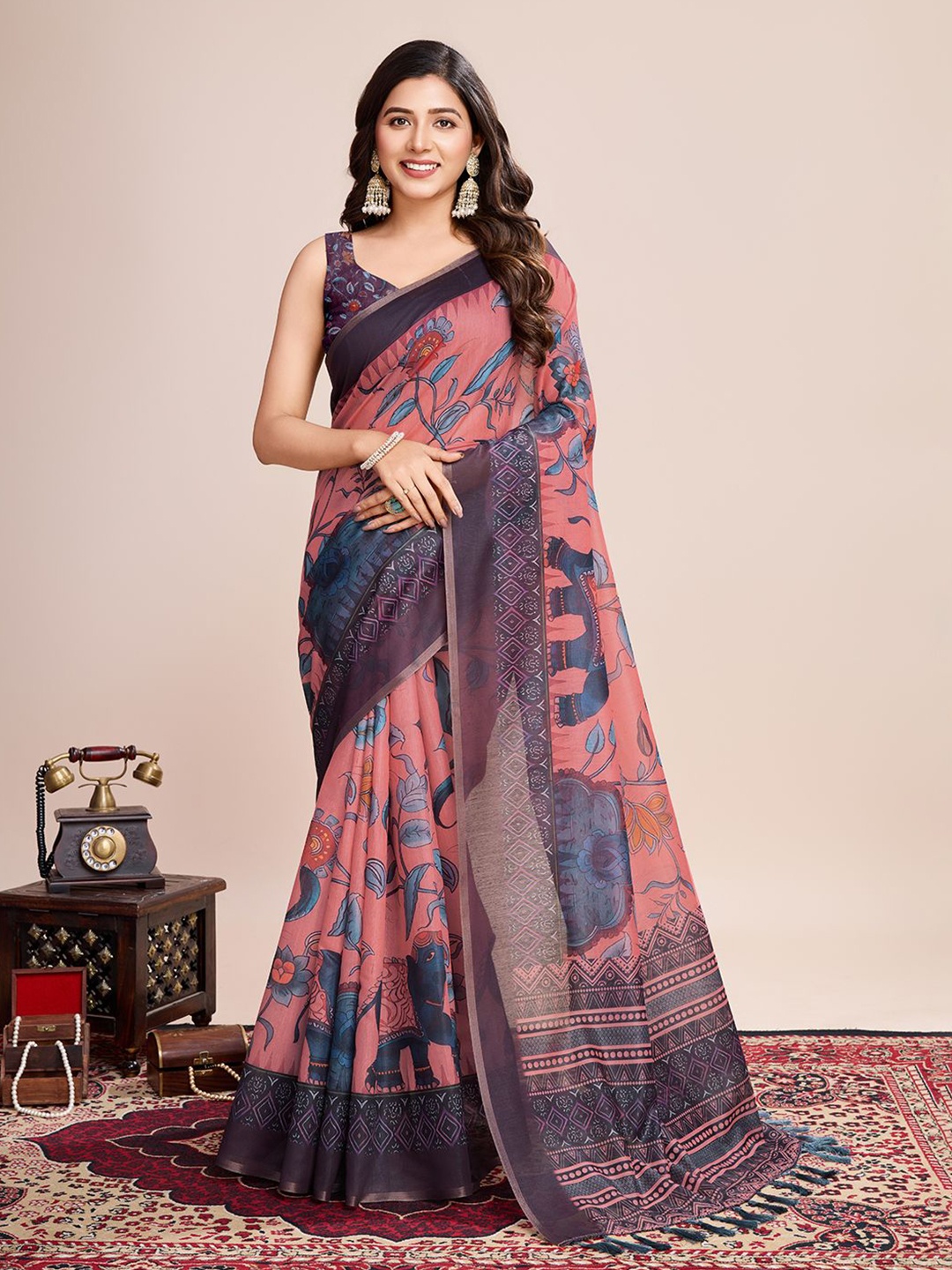 

Panzora Ethnic Motifs Printed Saree, Pink