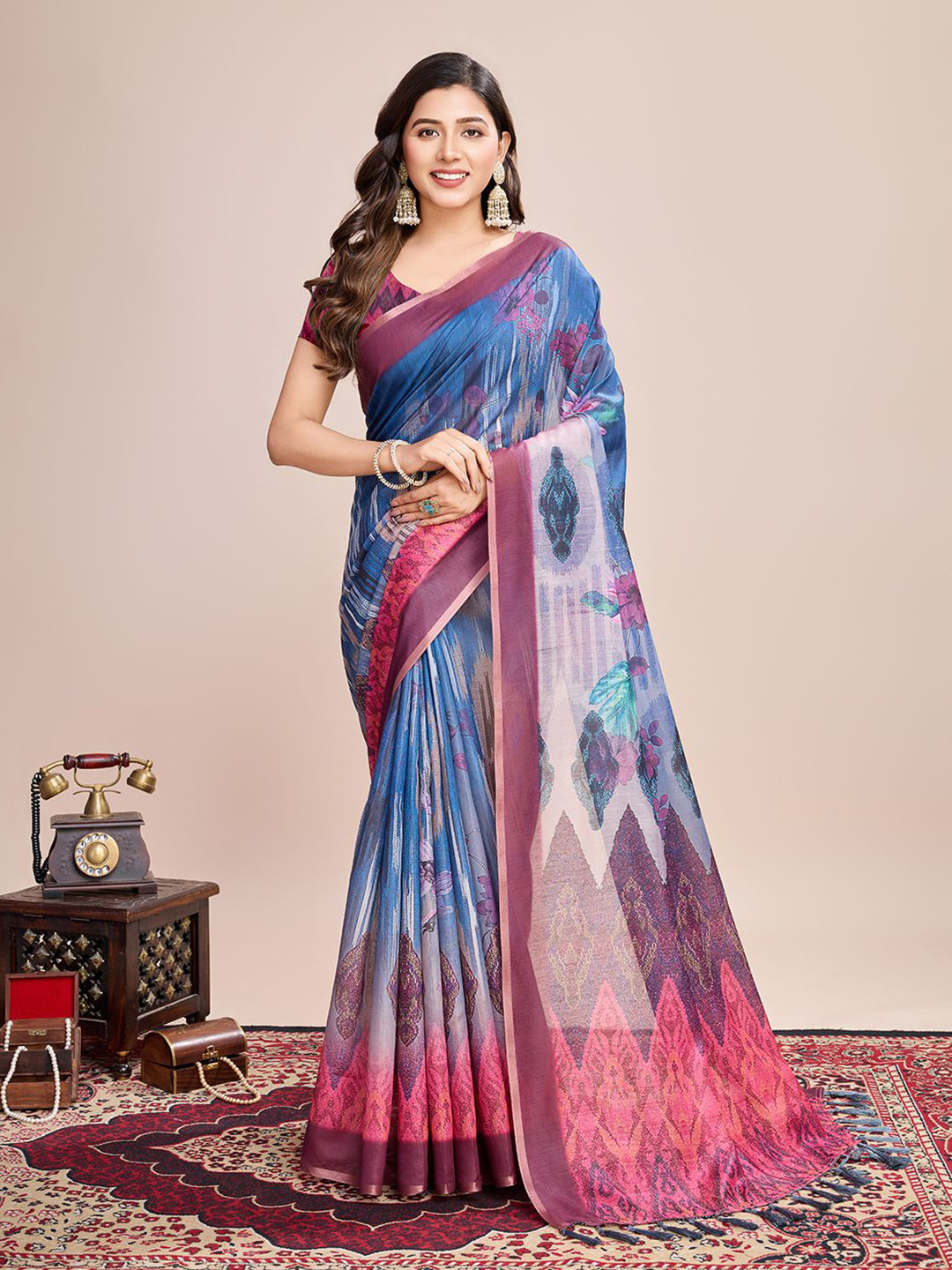 

Panzora Ethnic Motifs Printed Saree, Blue