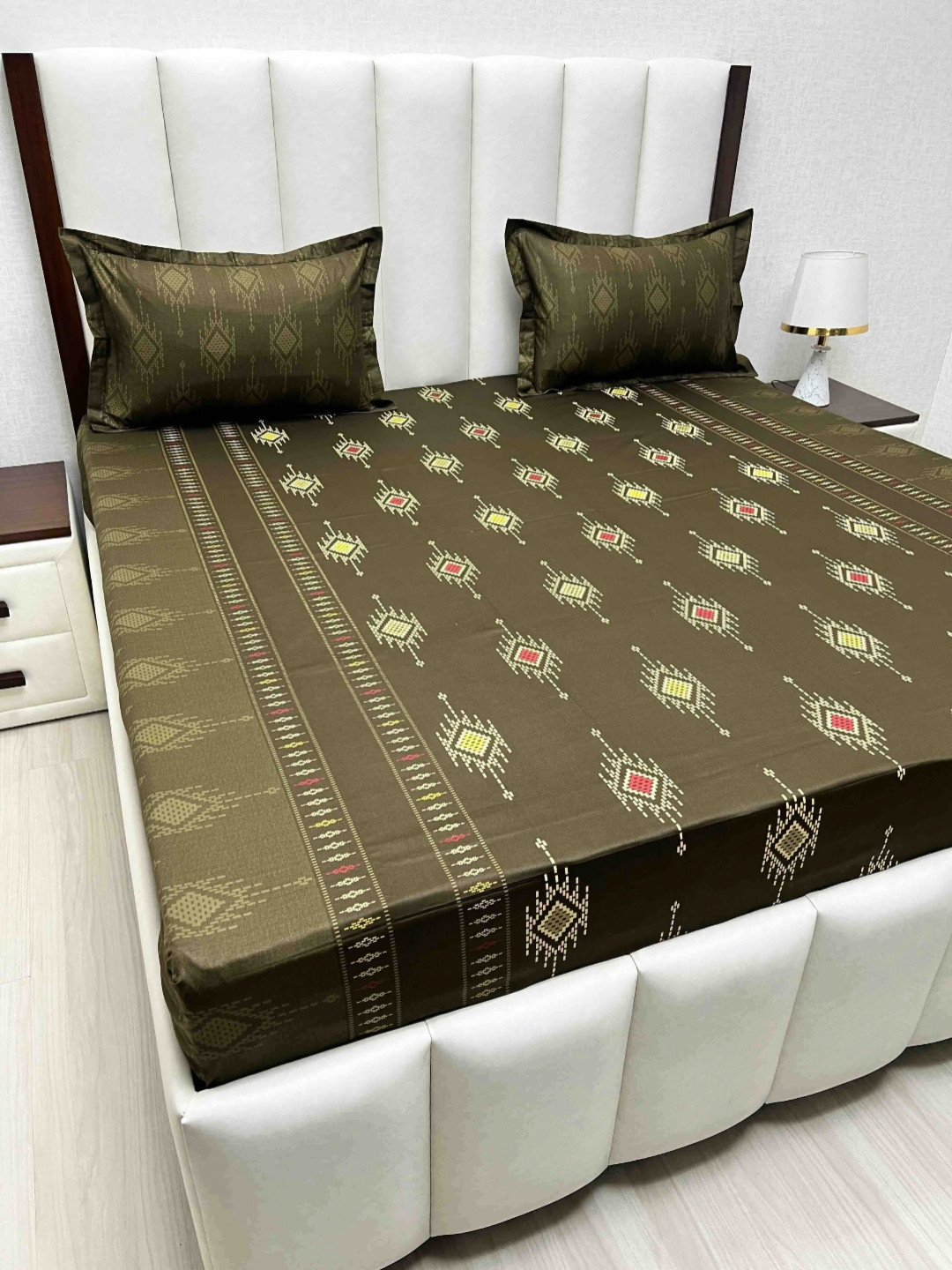 

Pure Decor Velar Sib Brown Printed Pure Cotton 260 TC King Bedsheet Set 2.74 x 2.74 m