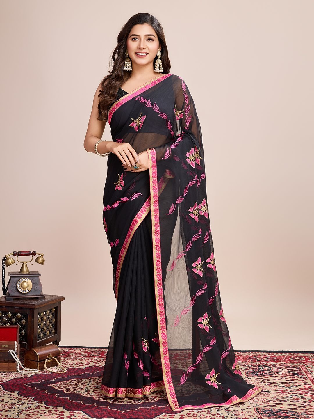Panzora Floral Poly Georgette Saree, Pink