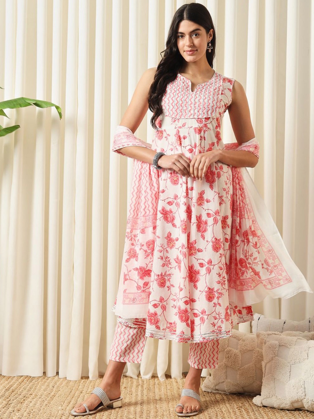 

Jaitpuriya Floral Printed Notch-Neck Pure Cotton Anarkali Kurta With Trousers And Dupatta, Red