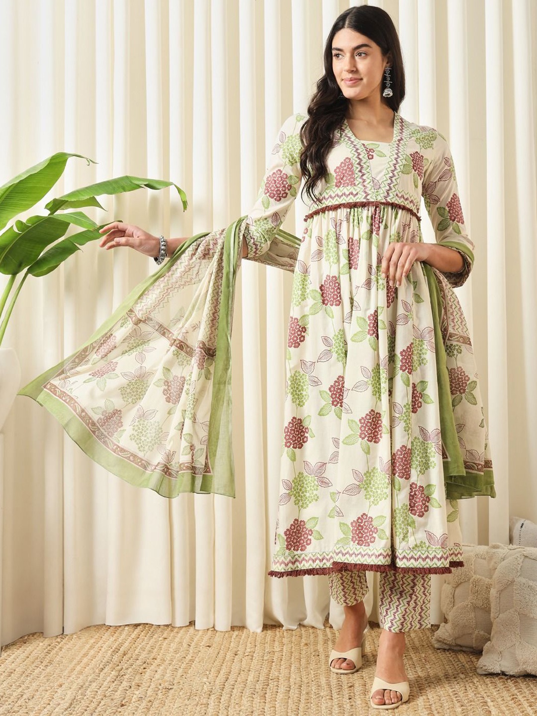

Jaitpuriya Floral Printed V-Neck Pure Cotton Anarkali Kurta With Trousers And Dupatta, Green