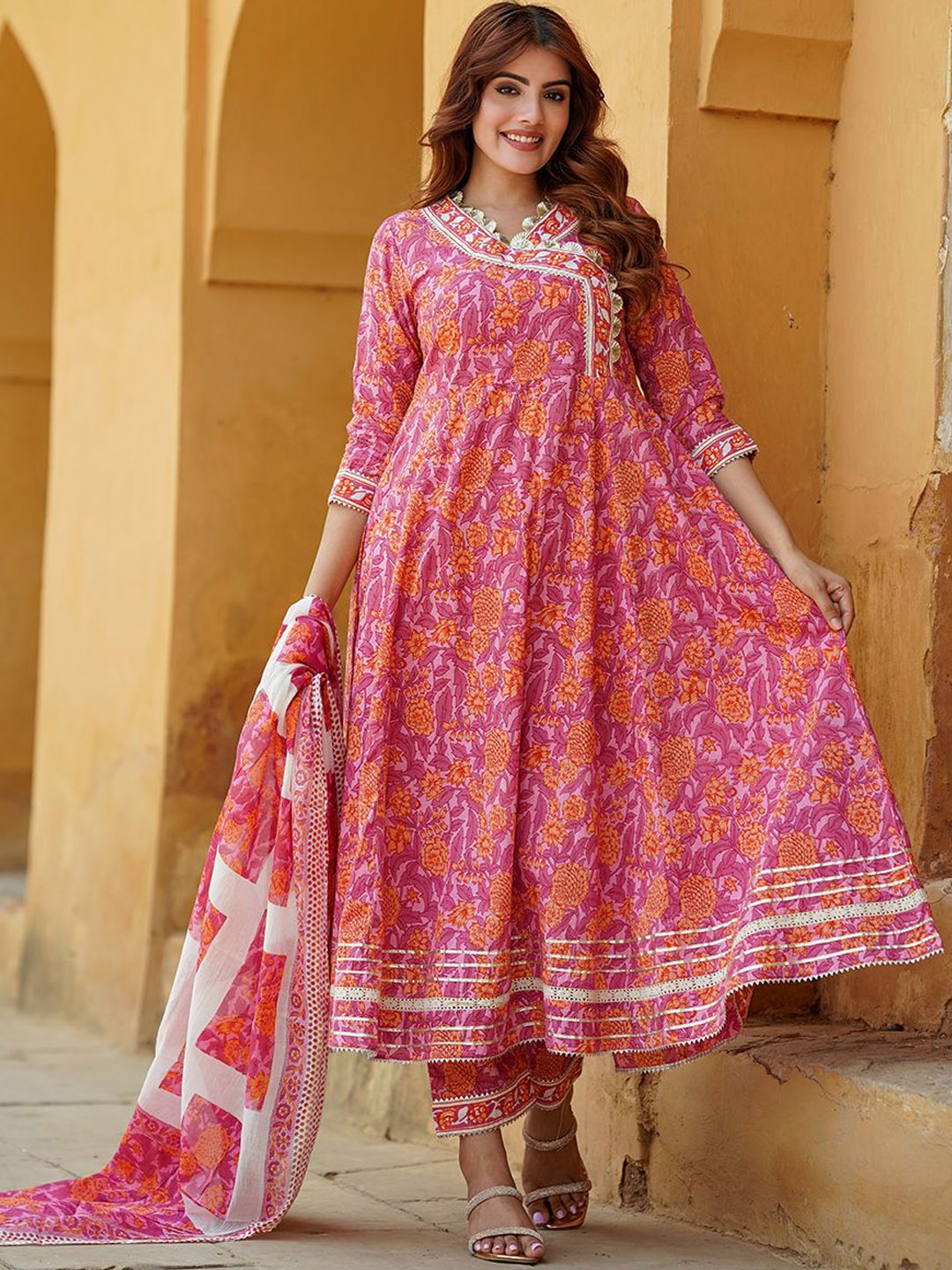 

Jaitpuriya Floral Printed Angrakha Pure Cotton Anarkali Kurta With Trouser & Dupatta, Pink