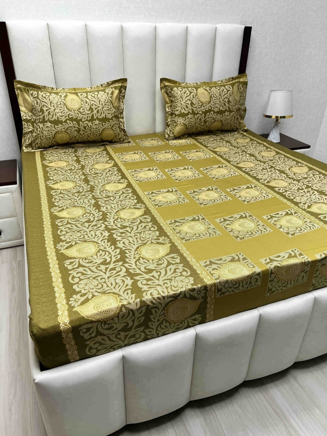 

Pure Decor Velar Sib Green Printed Pure Cotton 250 TC King Bedsheet Set 2.74 x 2.74 m