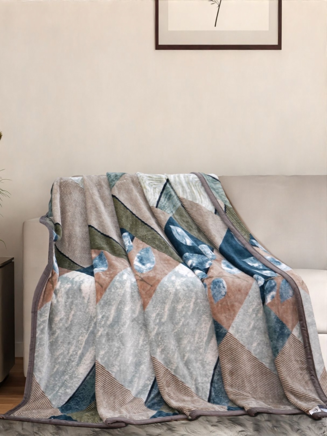 

Florida Hazel Beige & Blue Floral Fleece 300 GSM Double Bed Blanket