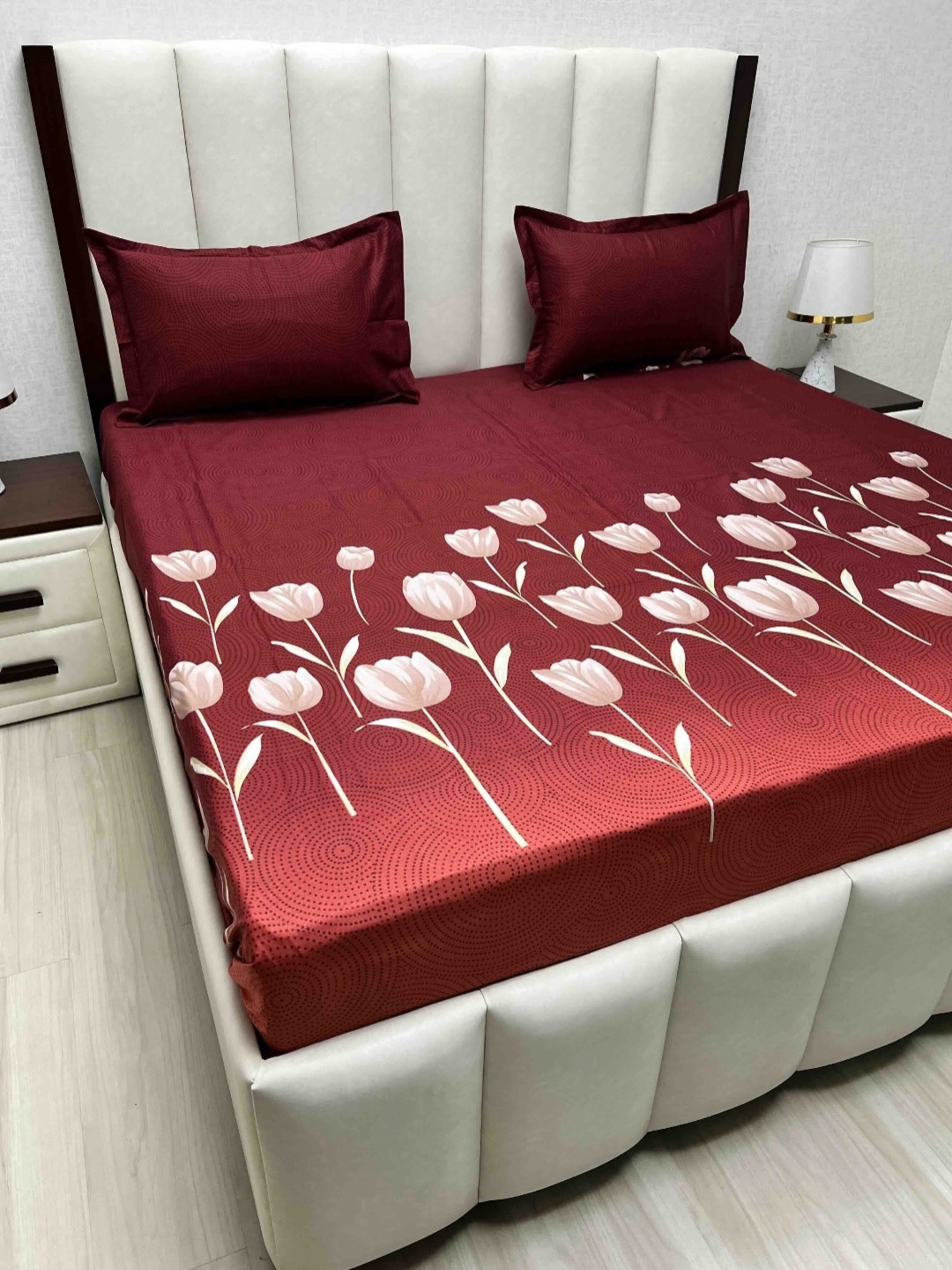 

Pure Decor Velar Sib Maroon & White Floral Pure Cotton 240TC King Bedsheet Set-2.74mx2.74m