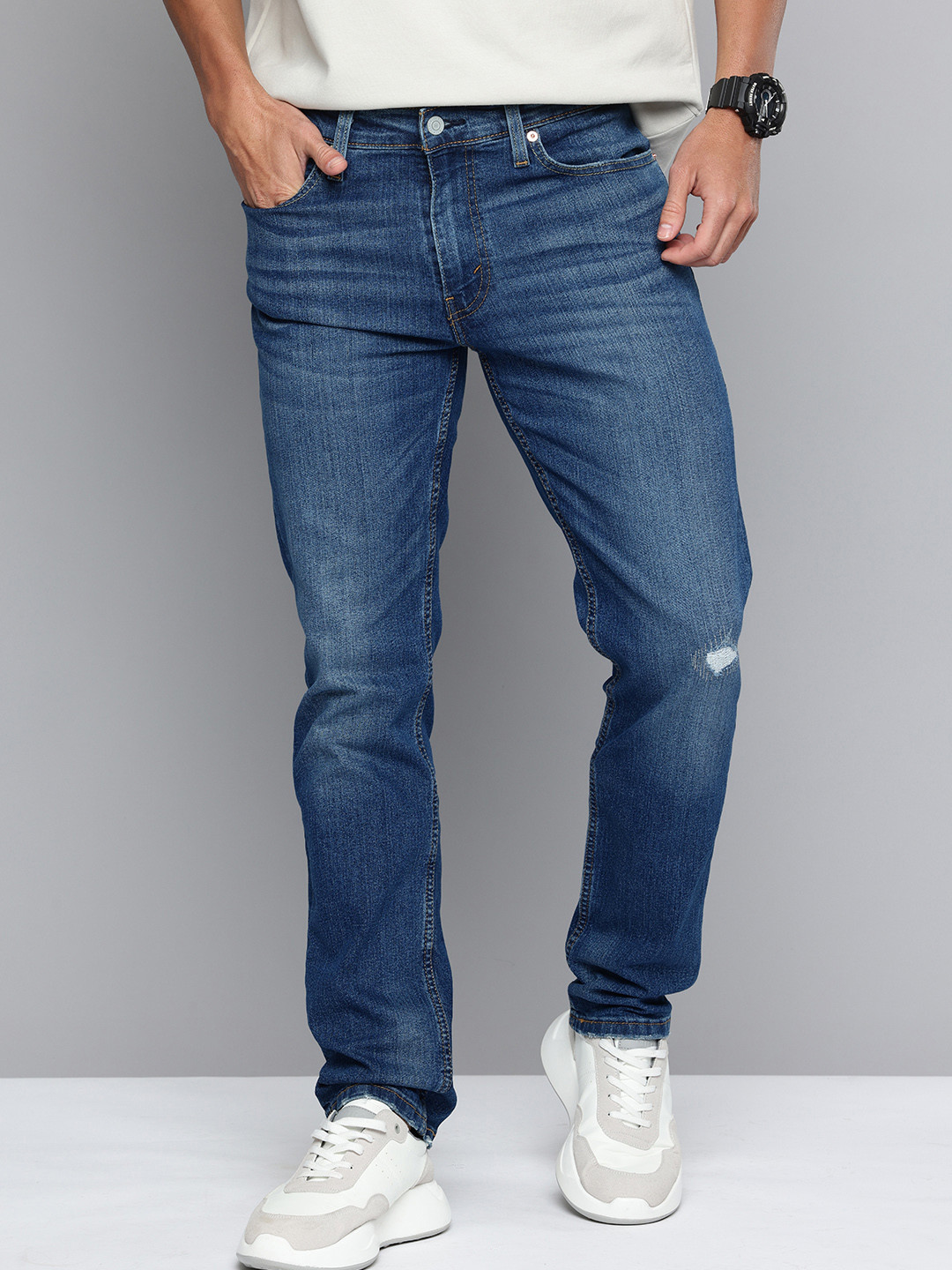 

Levis Men 511 Slim Fit Low Distress Light Fade Stretchable Jeans, Blue