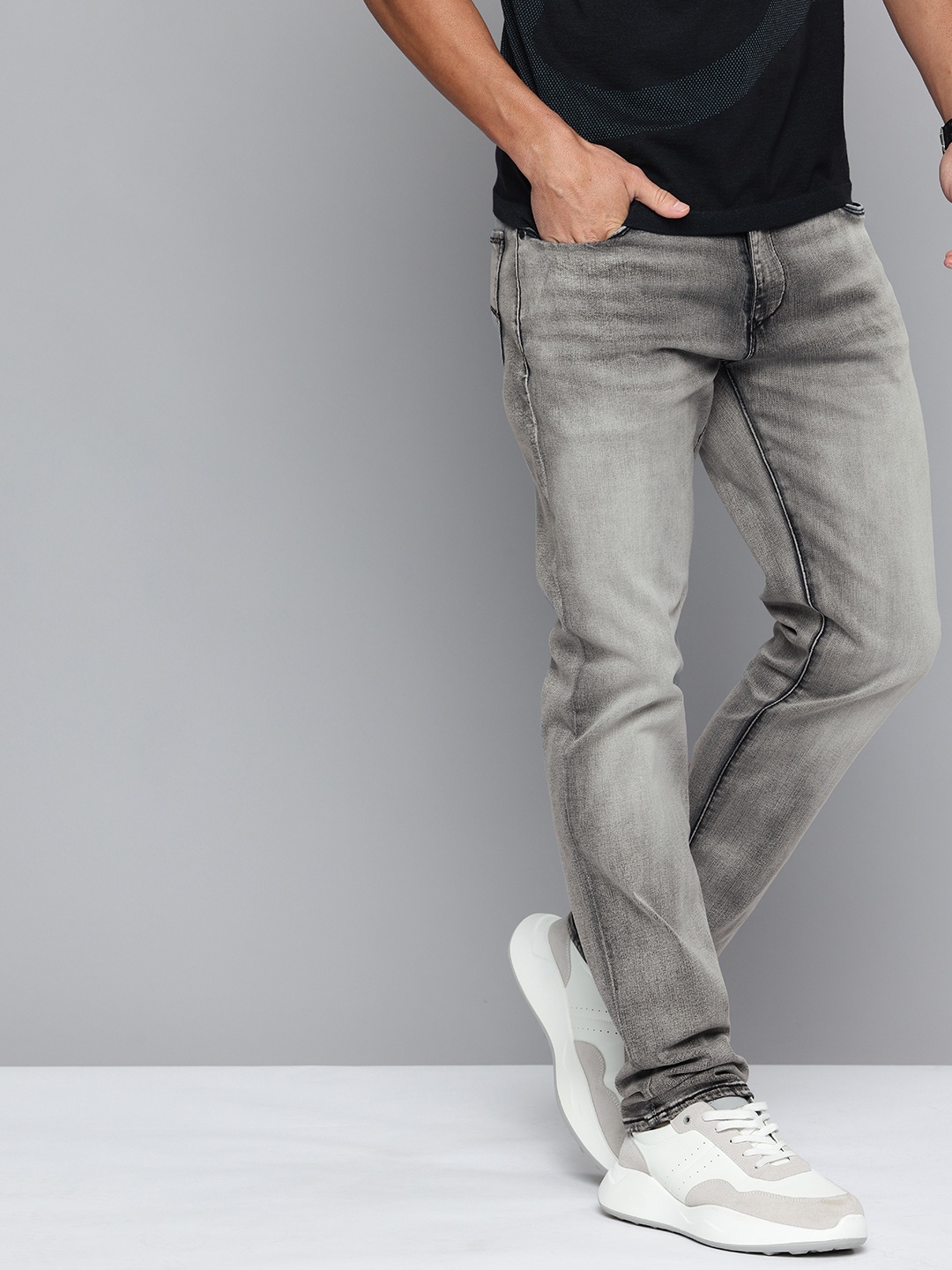 

Levis Men 511 Slim Fit Heavy Fade Stretchable Jeans, Black