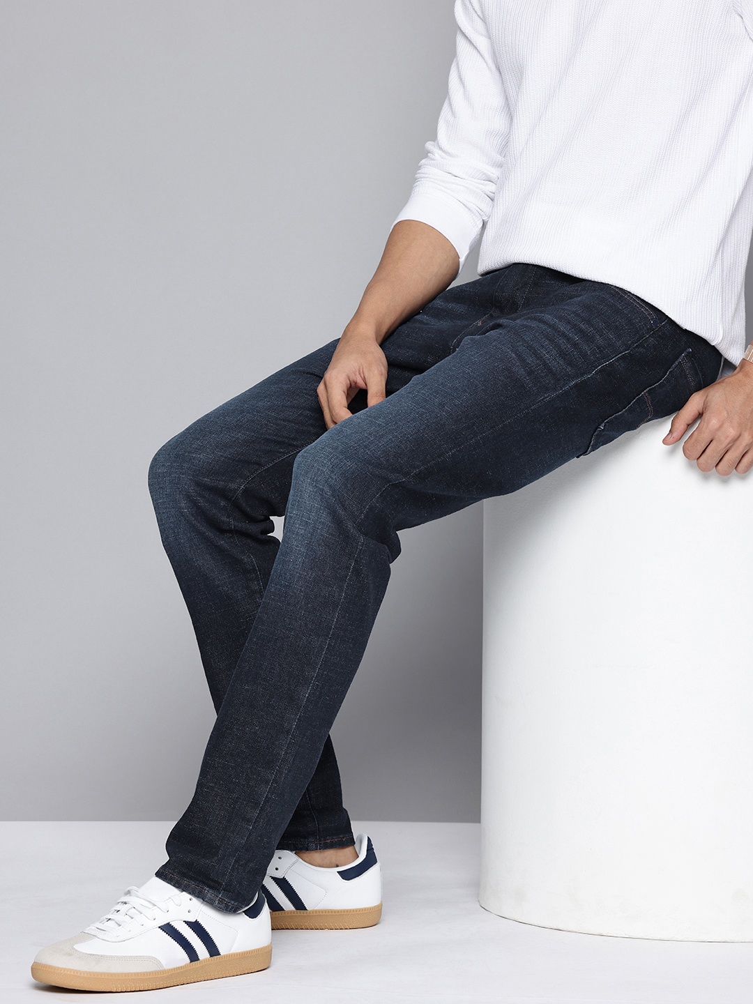 

Levis Men 512 Slim Tapered Fit Light Fade Stretchable Jeans, Blue