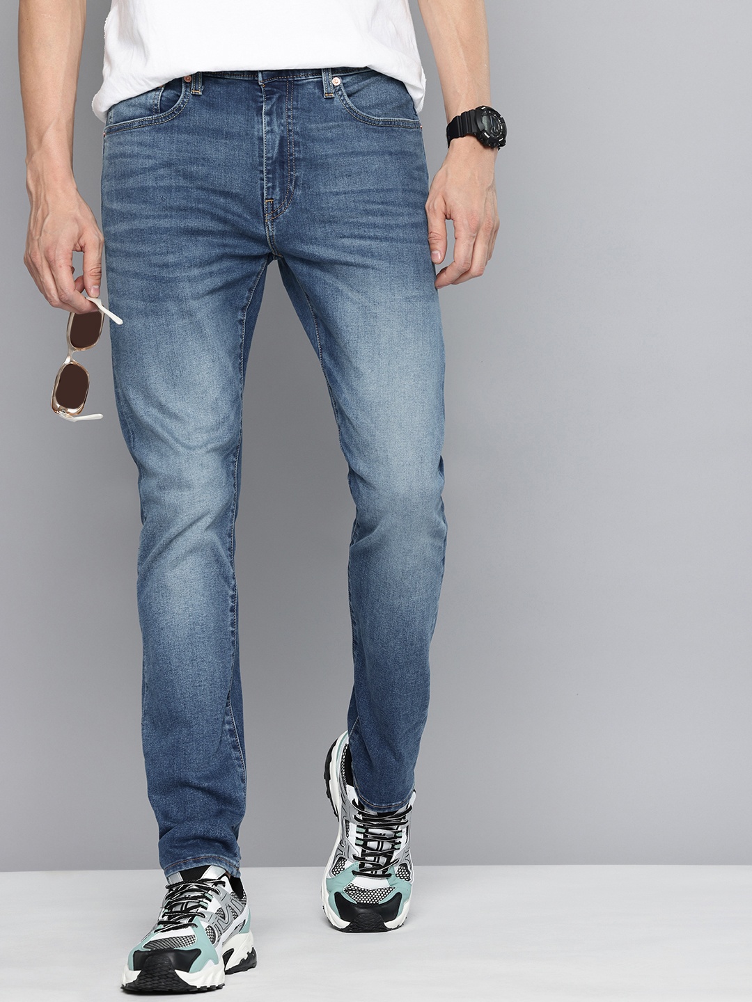 

Levis Men 512 Tapered Fit Heavy Fade Stretchable Jeans, Blue