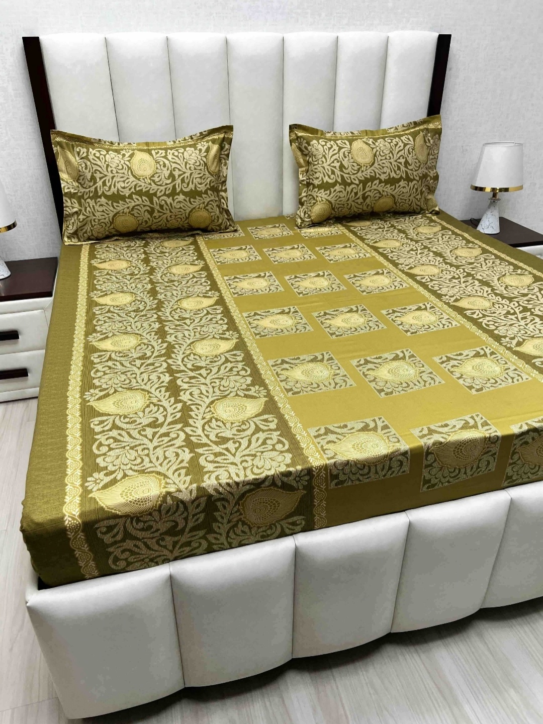 

Pure Decor Velar Sib Green & White Ethnic Pure Cotton 220 TC King Bedsheet Set-2.74mx2.74m