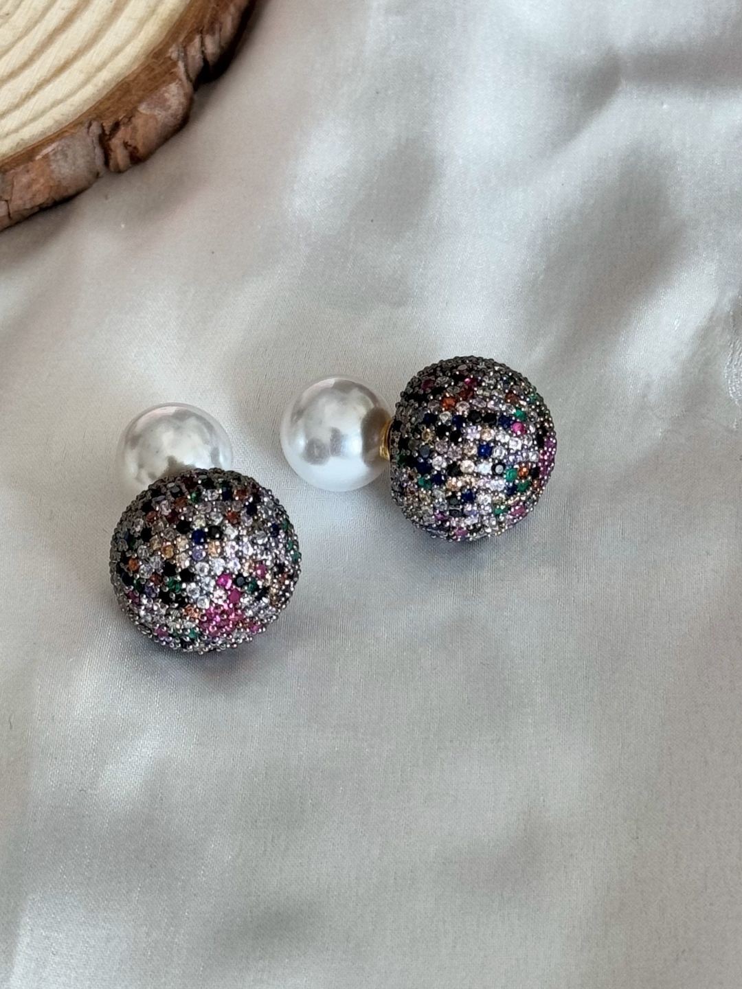 

The Jewellery Tale Silver-Plated Pearls Beaded Circular Shaped Double Sided Studs