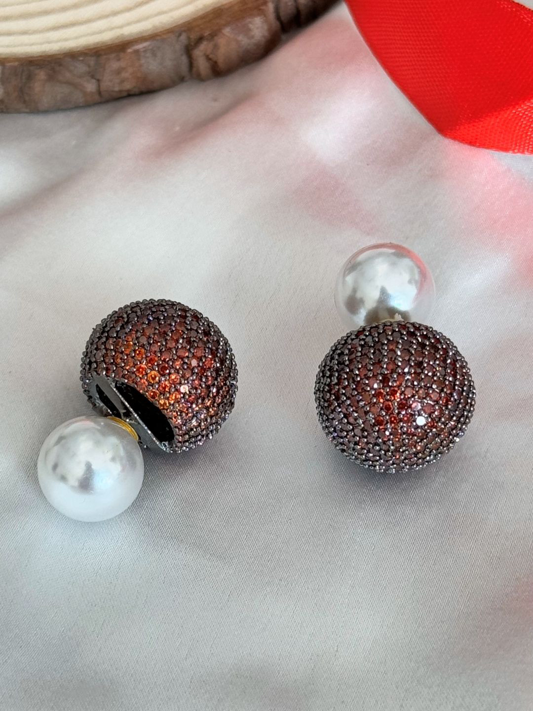 

The Jewellery Tale Silver-Plated Pearls Beaded Circular Shaped Double Sided Studs