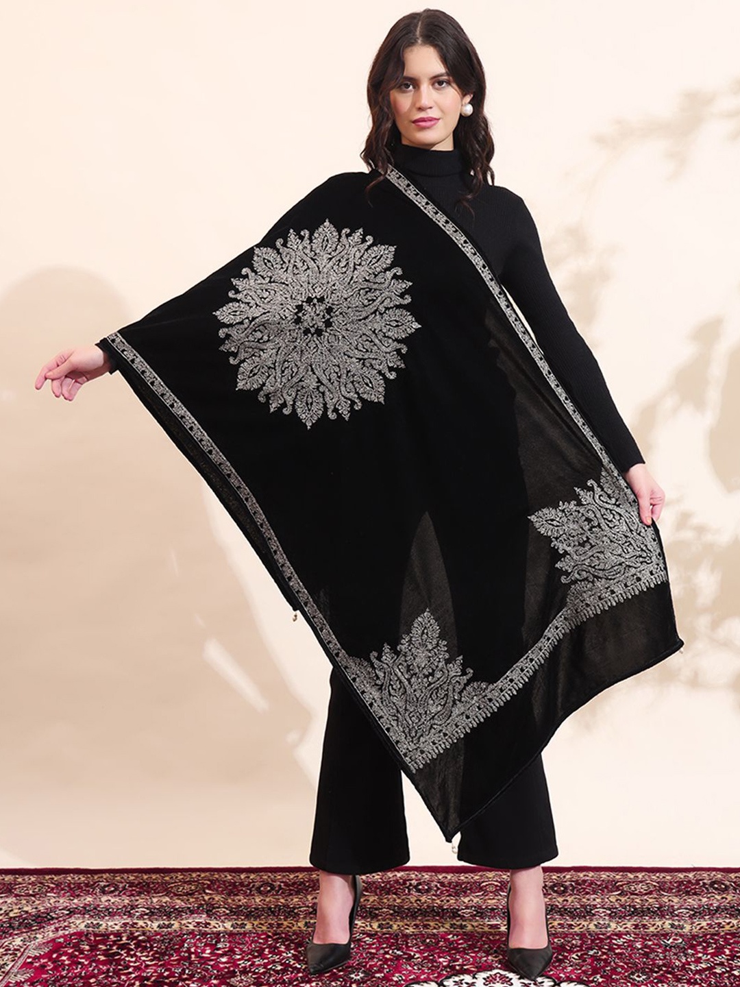 

Zamour Women Embroidered Stole, Black